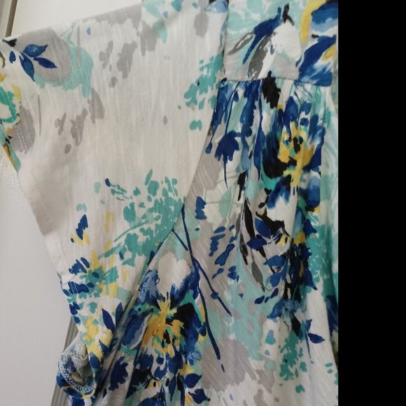 2X White, Yellow, Black, and Blue Top with a cowl type neck line - Picture 3 of 4